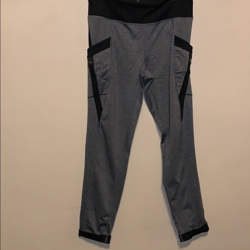 Athletic leggings